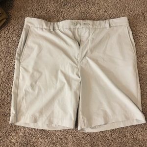 Vineyard Vines Light Grey 8”Breaker Shorts Size 36